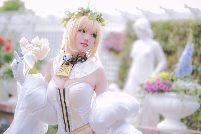 半岛·官方端网页版登录入口|小彬彬再婚拼生小龙女 迷你彬钻新娘裙底(图2) 半岛·官方端网页版登录入口